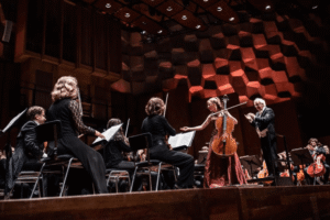 Lidy Blijdorp plays Rococo Variations with Noord Nederlands Orkest