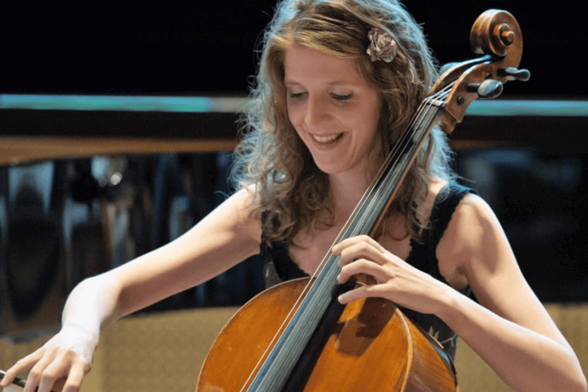 Kate Moore, Tarantella Kate Moore, Tarantella